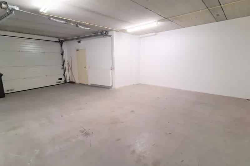 Bedrijfshal Almere Poort 140m² te koop
