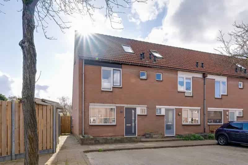 Huis te koop Purmerend  Hoekwoning 3 slaapkamers  Riante tuin