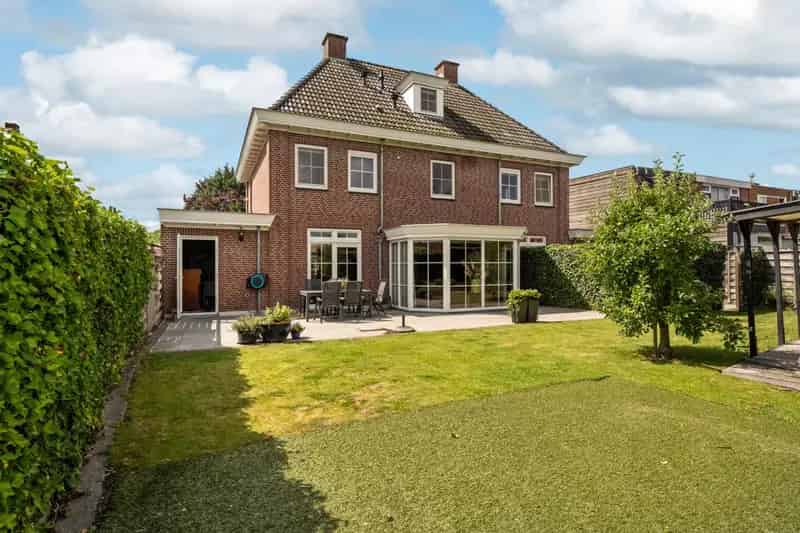 Vrijstaande woning met 2e woning Oud-Beijerland