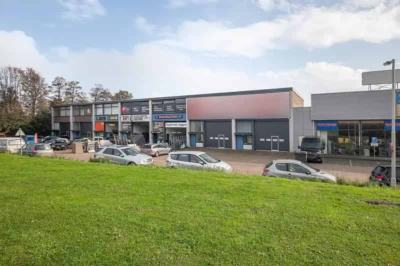 Bedrijfshal Spijkenisse te Huur 680m² Kantoorruimte