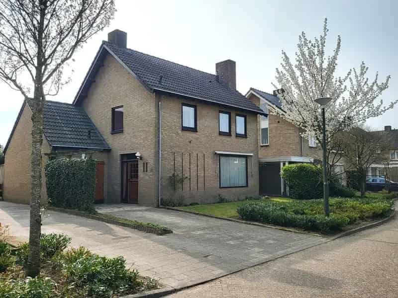 Vrijstaand Woonhuis Beemd 4 slaapkamers Grote Tuin Garage