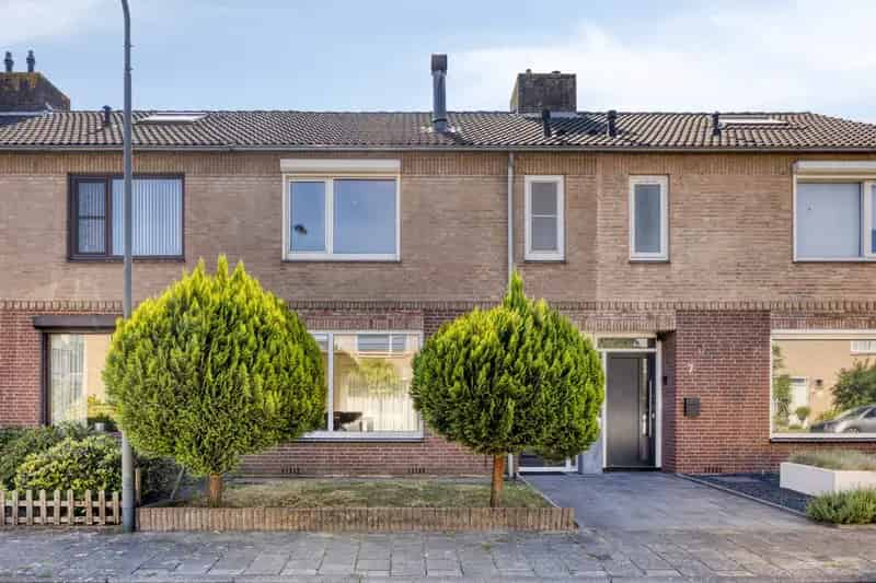 Huis te koop Oosterhout: 4 slaapkamers, zonnige tuin, 7 zonnepanelen