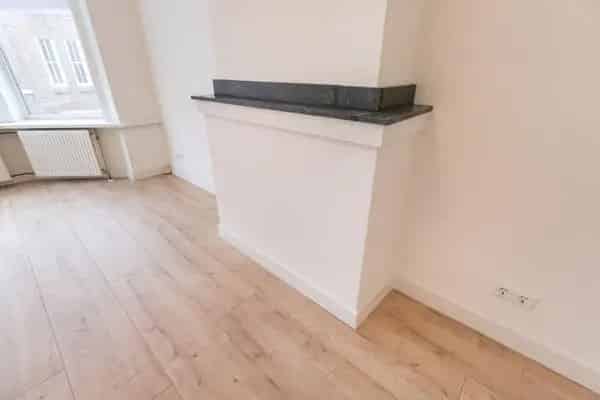 4 Kamer Appartement Bezuidenhout Nabij Station Laan van NOI
