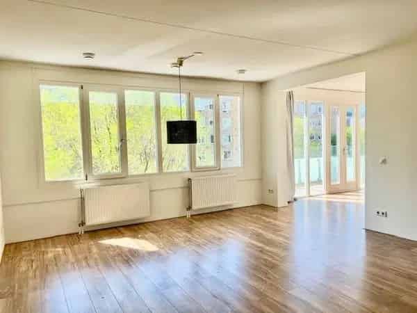 3 Slaapkamers Ruim Appartement 90m2 Zonnig Balkon