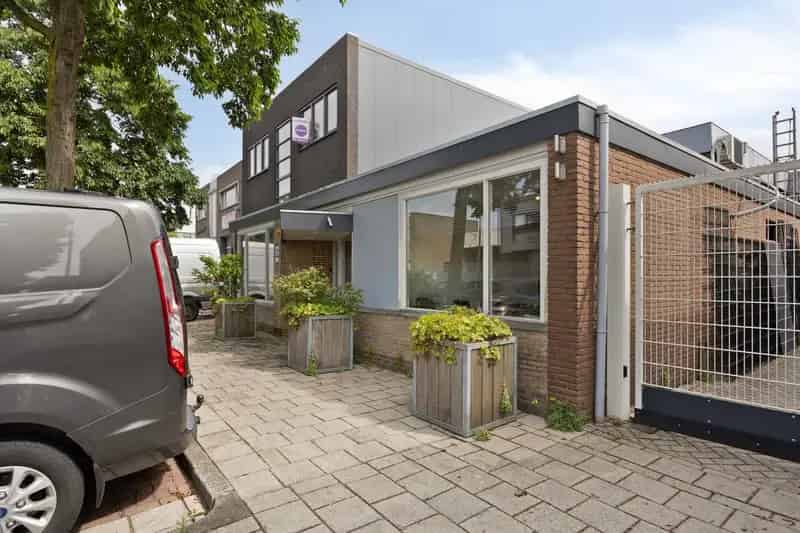 Bedrijfshal Haarlem Waarderpolder 465m2