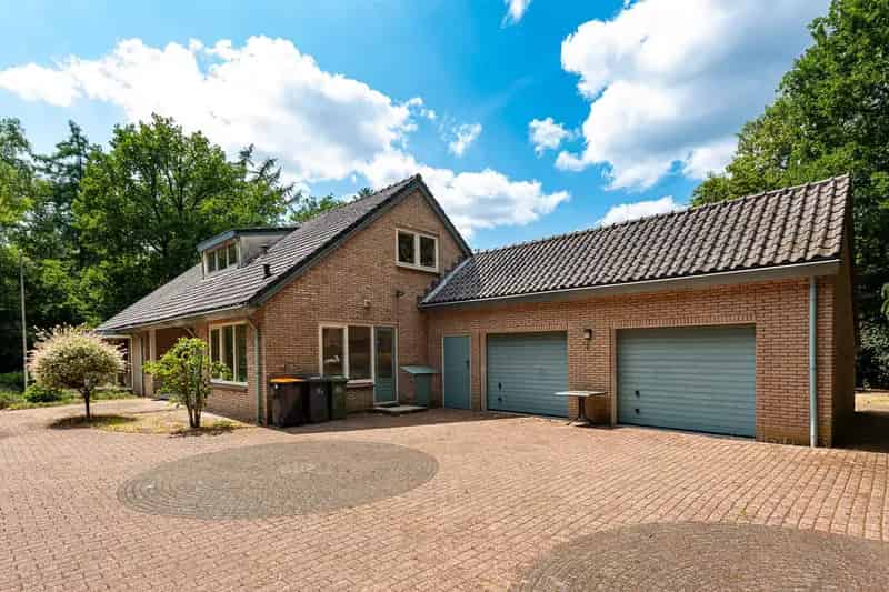 Semi bungalow 4 slaapkamers nabij Driebergen Austerlitz