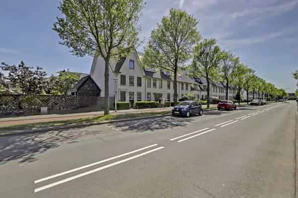 Ruime gezinswoning Amstelveen 4 slaapkamers 2 badkamers
