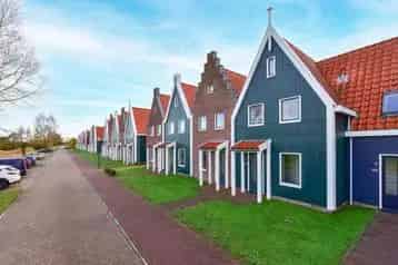 Gerenoveerde Volendamse Woning te Koop Nabij IJsselmeer