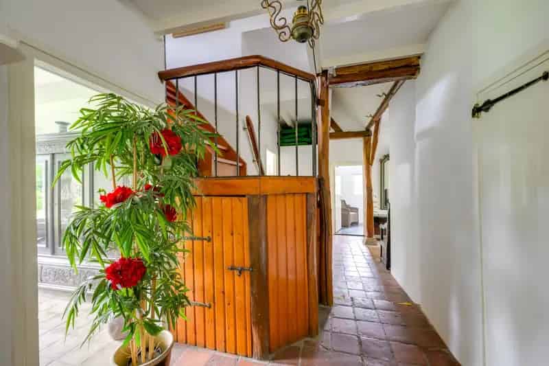 Woonboerderij Prinsenbeek: 2190m2 grond, atelier, tuin, parkeren