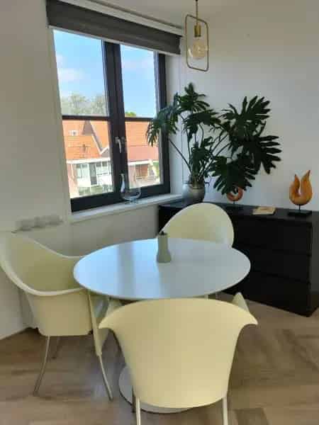 Te Huur: Gemeubileerd 3-kamer Tiny Penthouse Hoorn
