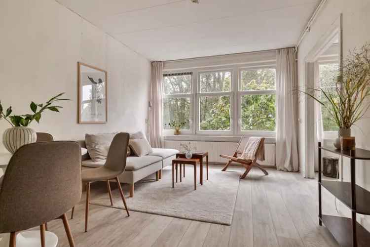 Ruim 3 Kamer Appartement Amsterdam met 3 Balkons en Studio Nabij Amstelpark