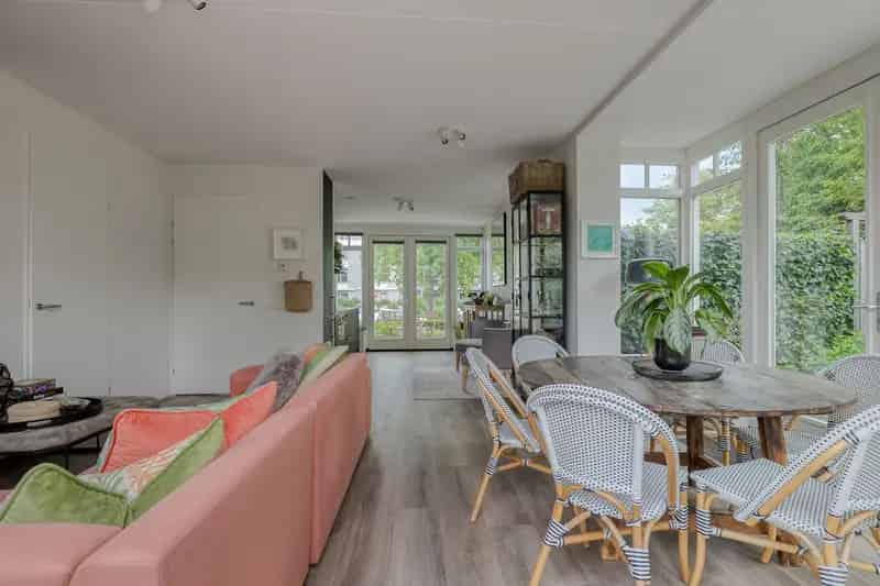 Halfvrijstaande villa Soestdijk 4 slaapkamers 2 badkamers