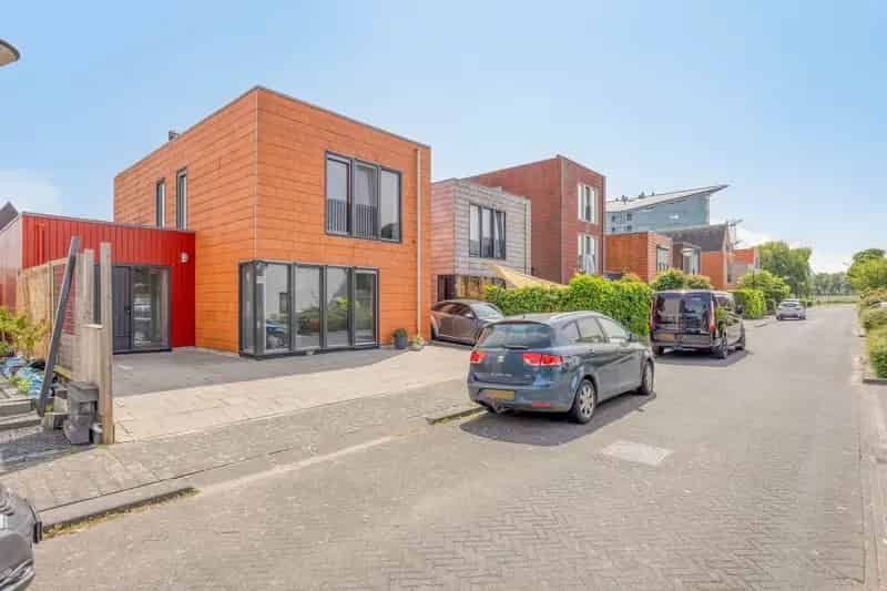 Huis te koop Almere Buiten Eilandenbuurt: gezinswoning 2 slaapkamers
