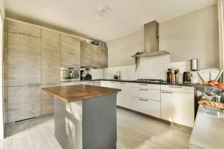 Woning Te Koop in Diemen, Noord-Holland