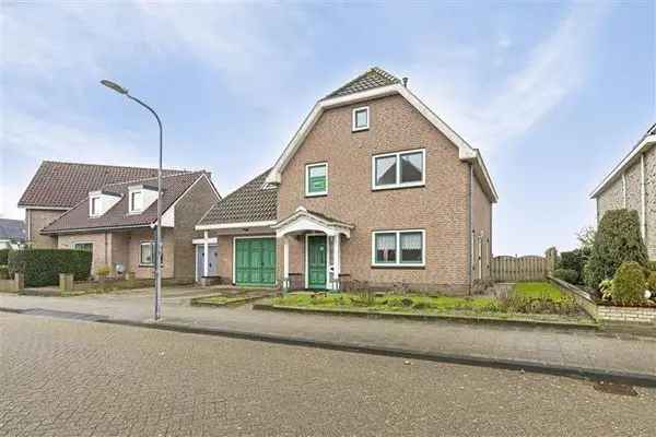 Huis Te Koop in 131, Donata Steurhof, Volendam, Noord-Holland