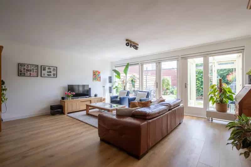 5 Slaapkamers 2 Badkamers Aalsmeer Ruime Eengezinswoning