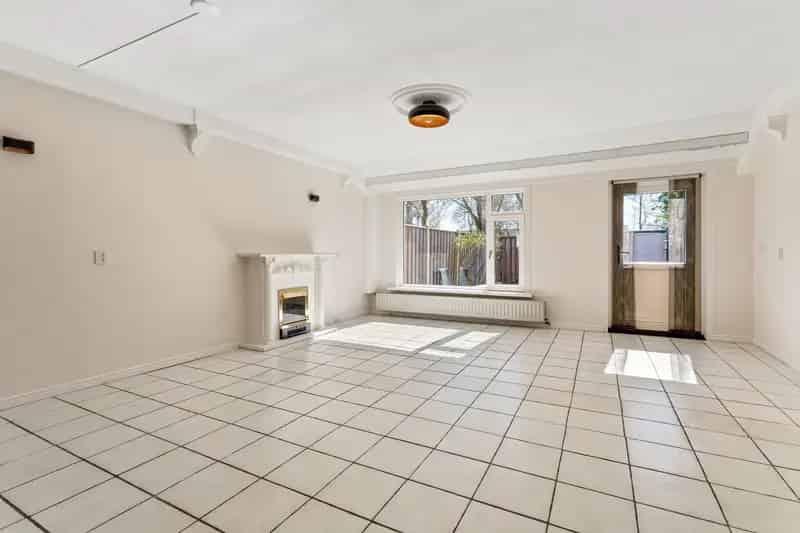 Huis te koop Almere Waterwijk 3 slaapkamers nieuwe keuken