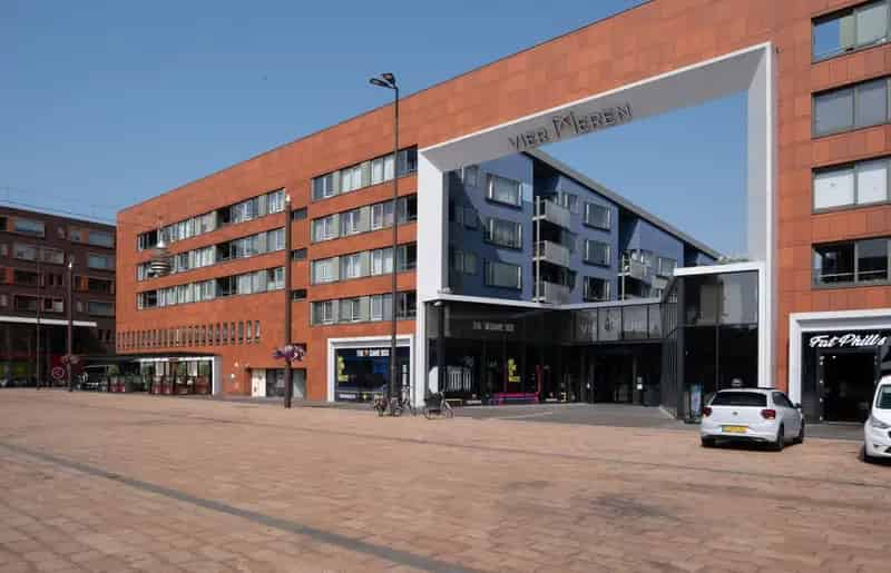 Horecaruimte Hoofddorp | Zoek horeca te huur: Burgemeester van Stamplein 82 2132 BH Hoofddorp 