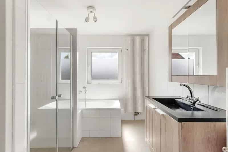Te koop: Ruime Tussenwoning in Nijkerk 3 slaapkamers zonnige tuin