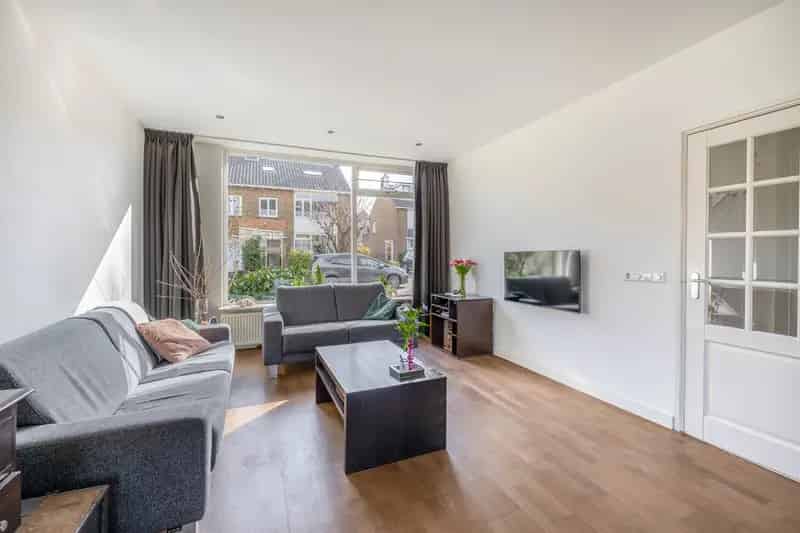 Ruime 5 Slaapkamer Woning Waddinxveen Nabij Gouweplein