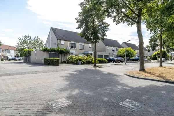 Eengezinswoning Campenhoef Ruime Woonkamer Nabij Scholen