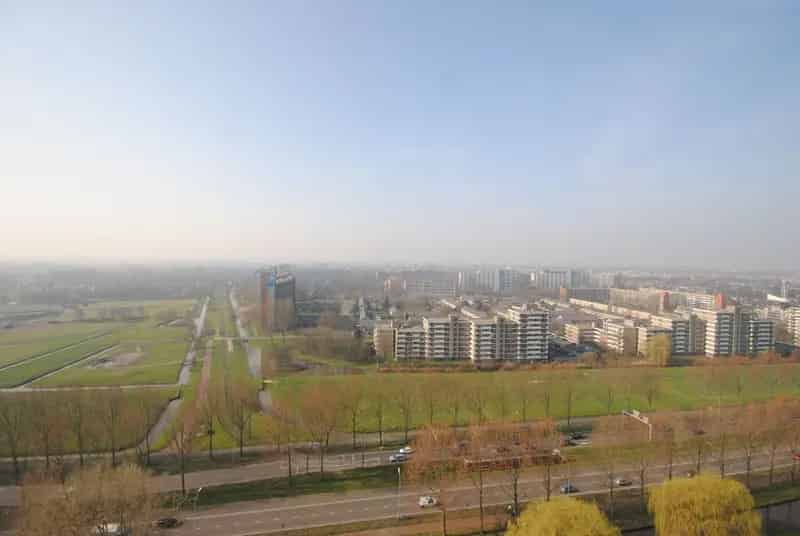 Studio 50m2 Rijswijk 10e Etage Balkon Badkamer Berging