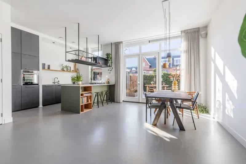 Luxe Hoekwoning Weespersluis 4 slaapkamers Tuin Rondom