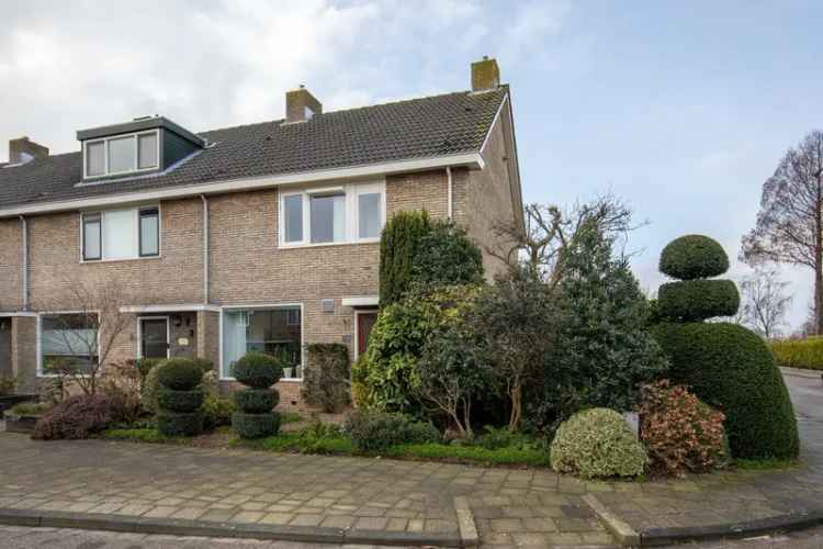 Ruime Hoekwoning met Garage in Aalsmeer-Zuid