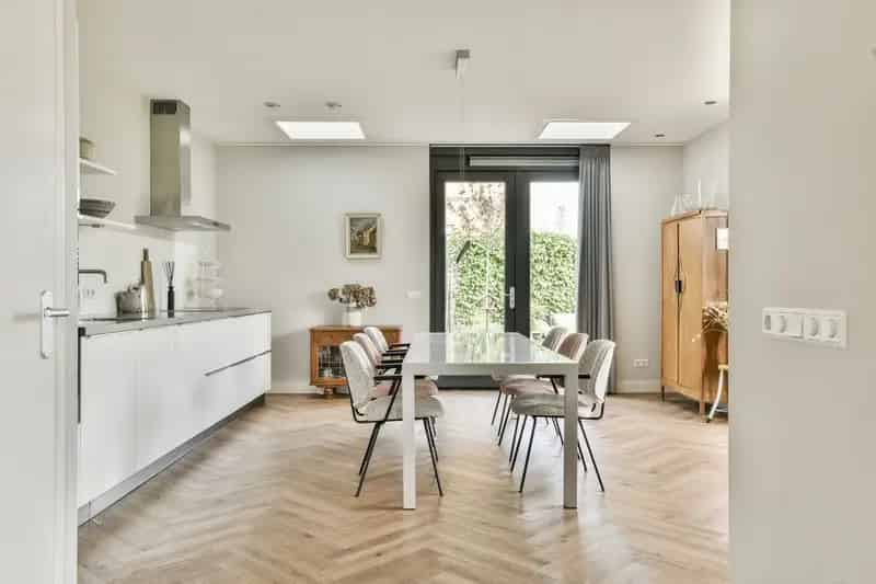 Moderne Hoekwoning Weesp 5 slaapkamers 2 badkamers Zonnepanelen