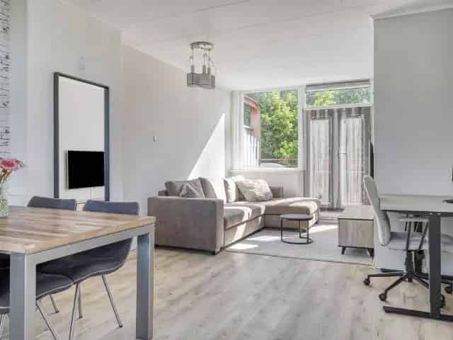 Appartement Rotterdam Oud-Mathenesse 50m2 2 Balkons Eigen Grond