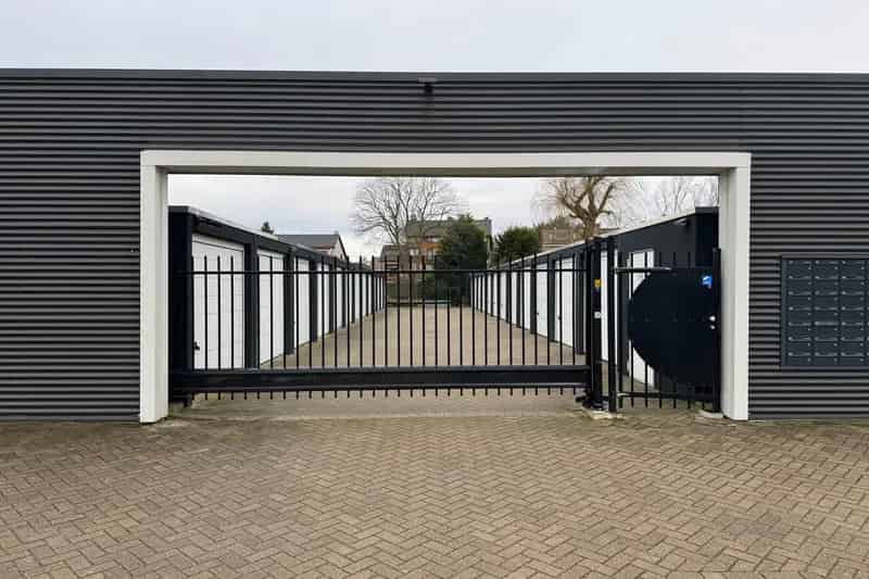Garagebox te koop Berkel en Rodenrijs 17m² 24 7 toegang beveiligd