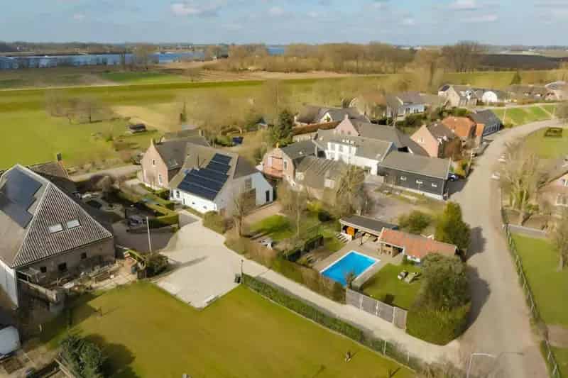 Monumentale Betuwse Boerderij te Koop A-label Zwembad