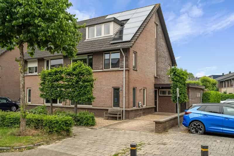 Ruime 5 Slaapkamer Tweekapper Houten 170m2  Garage Tuin Laadpaal A+