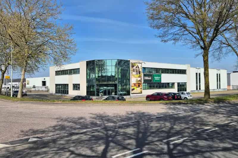 Bedrijfshal Someren 8305 m2 te huur
