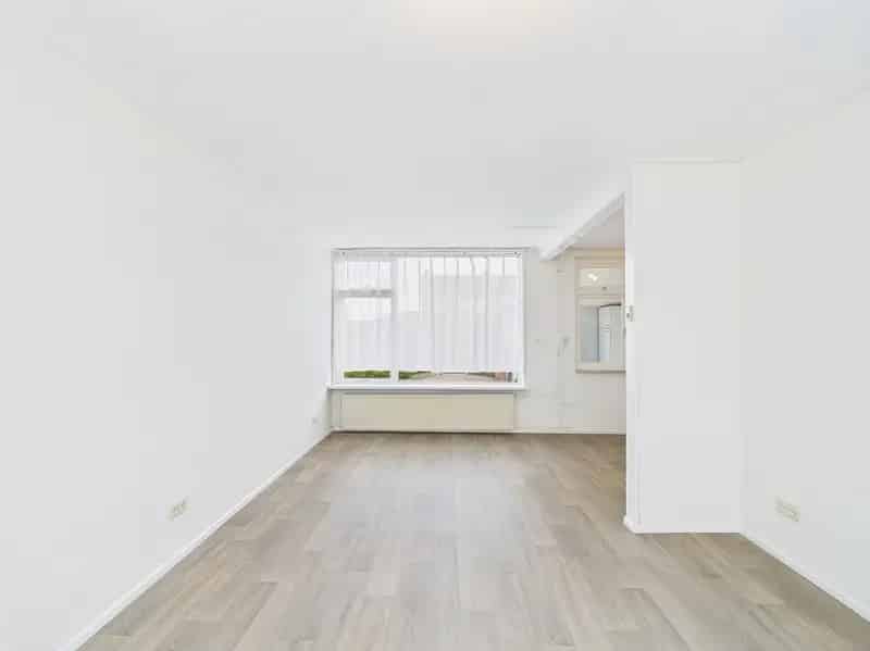 Starterswoning Hoek 3 slaapkamers ruime tuin garage