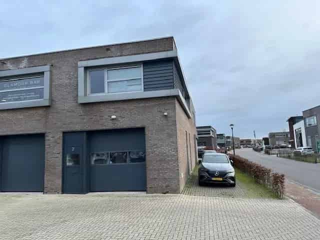 Bedrijfshal te Huur Blaricum 144m²