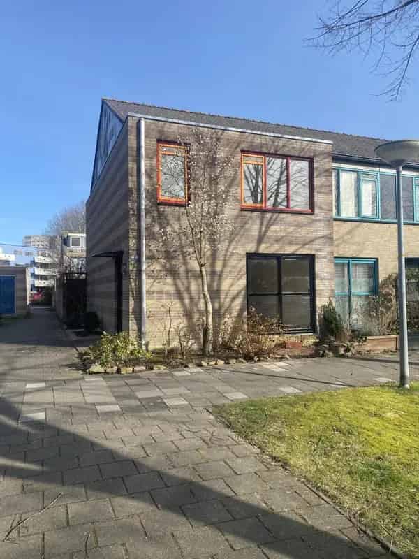 Ruime Hoekwoning Almere Stad Filmwijk Direct te Huur