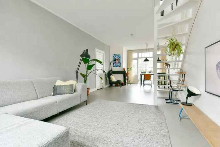 Appartement te koop Amsterdam De Baarsjes: Ruim dubbel bovenhuis met dakterras