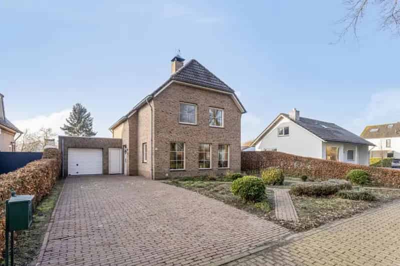 Ruime Vrijstaande Woning Tuindorp de Kievit 15 Zonnepanelen
