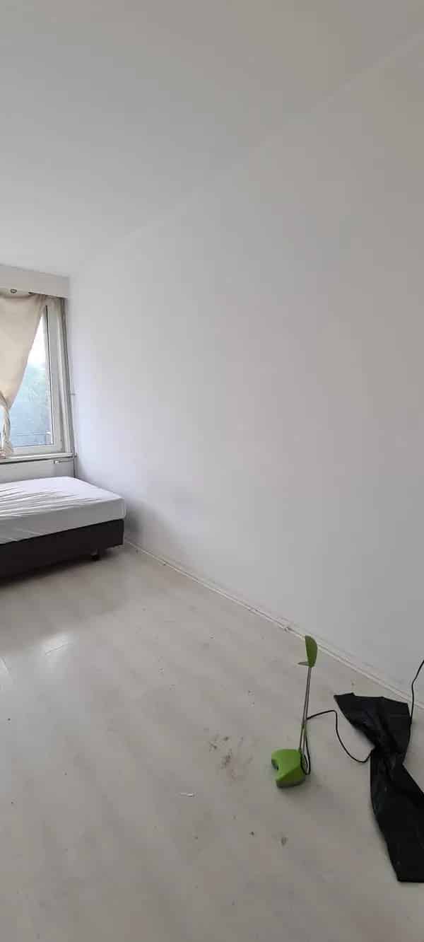 Ruime Kamer met Balkon in Rotterdam Per Direct Beschikbaar