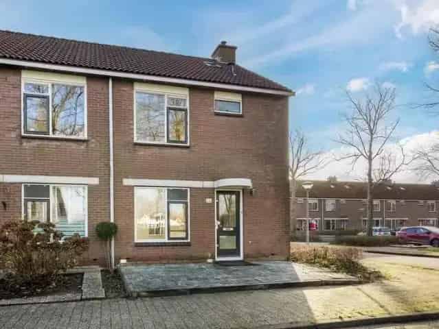 Ruime Hoekwoning 4 Slaapkamers Hoorn Kindvriendelijke Buurt