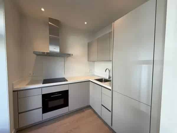 Gerenoveerd appartement met tuin Bos en Lommer