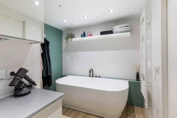 Moderne Tussenwoning Rhoon 4 Slaapkamers Airco Tuin