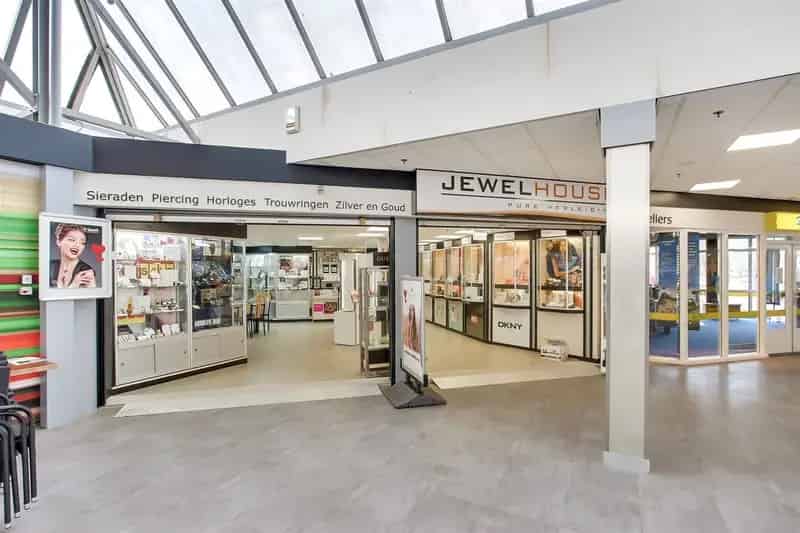 Winkel te Huur Hoogezand 98m² Winkelcentrum Hooge Meeren