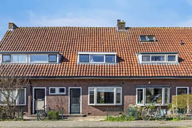 Tussenwoning Deventer Voorstad 3 slaapkamers  klussen