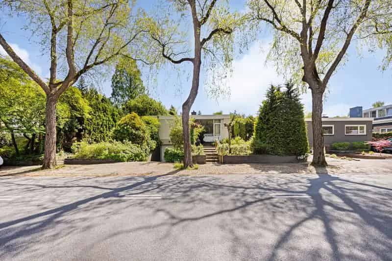 Royale Bungalow Arnhem Ruime Tuin Souterrain Garage