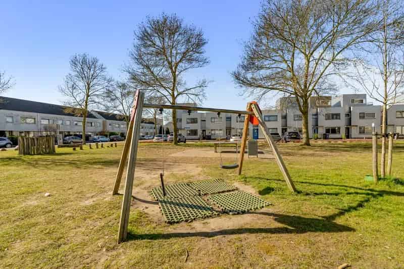 Huis te koop Almere: Ruime tussenwoning met dakterras en 3 slaapkamers
