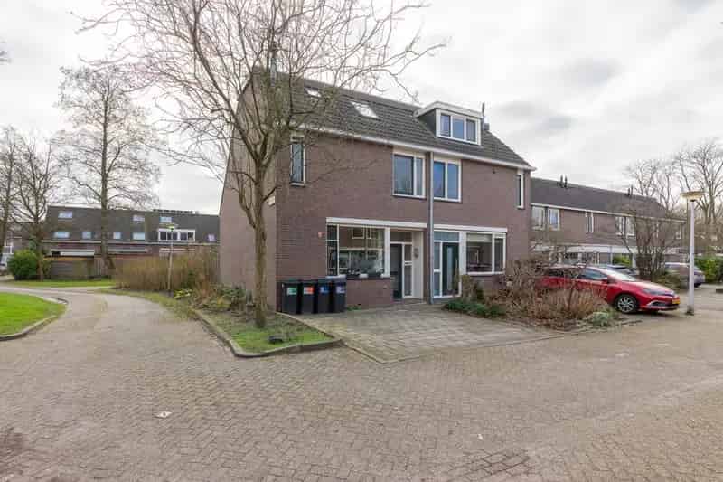 Ruime 5 Kamer Gezinswoning Diemen 4 Slaapkamers Zonnige Tuin