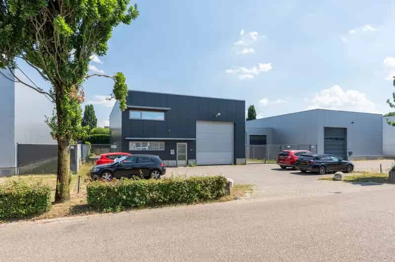 Bedrijfshal te Huur Beek LI 235m2 Opslagruimte