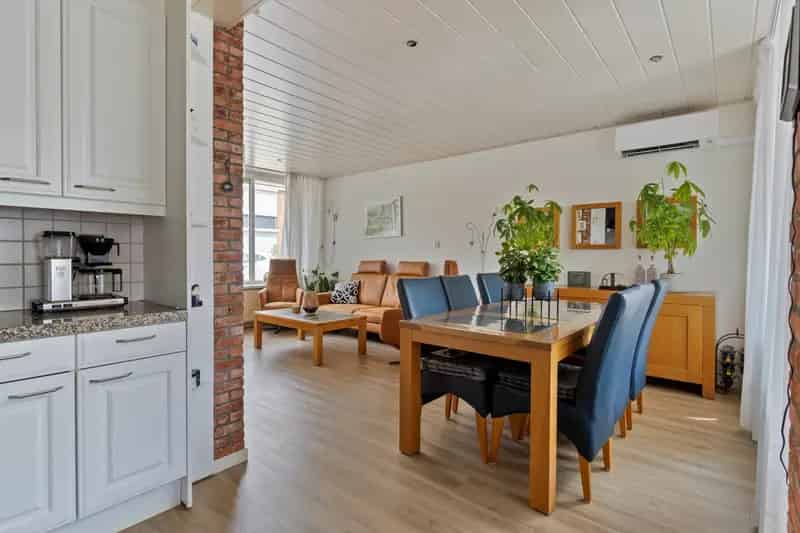 Sfeervolle Hoekwoning met Garage en Tuin 307m²